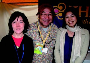 Keiko Tsukita, Thai Airways marketing services Japan manager Iwao Kawabe, and Renge Ijichi