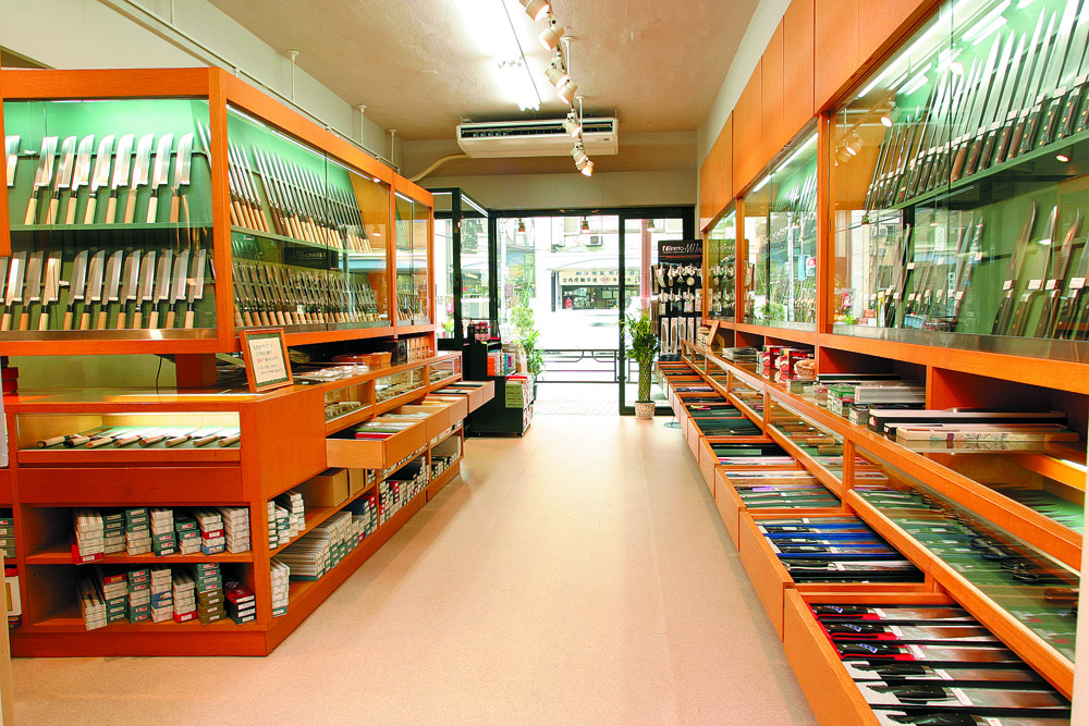 The interior of Kamata Hakensha