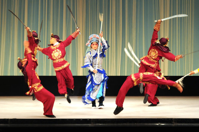 Chinese-Peking-Opera-Performers