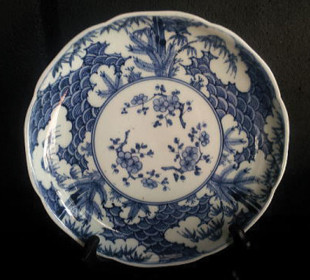 The Tolman (Private) Collection at Atago jinja mae specializes in Imari ware pottery 