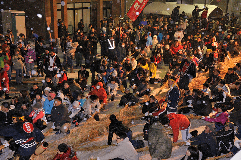 Participants in the tug of war festival in Kariwano Akita Prefecture