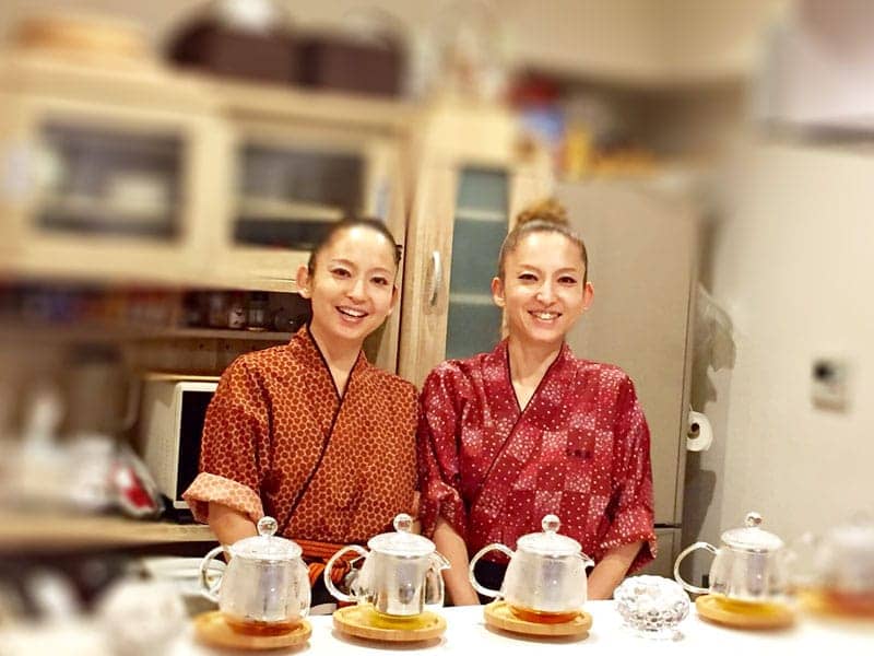 ayumi and shihomi from the Japan Cross Bridge cooking school