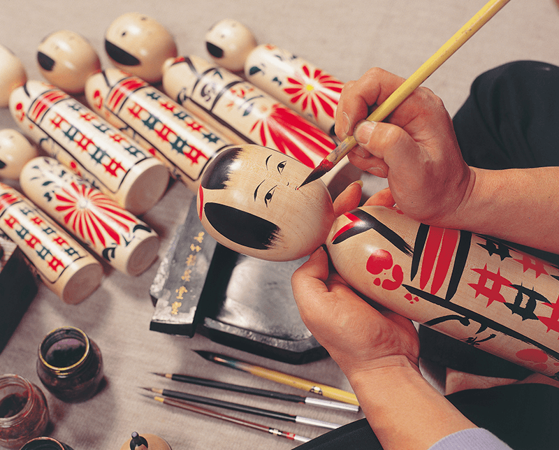 kokeshi dolls being made in Yuzawa Akita Prefecture