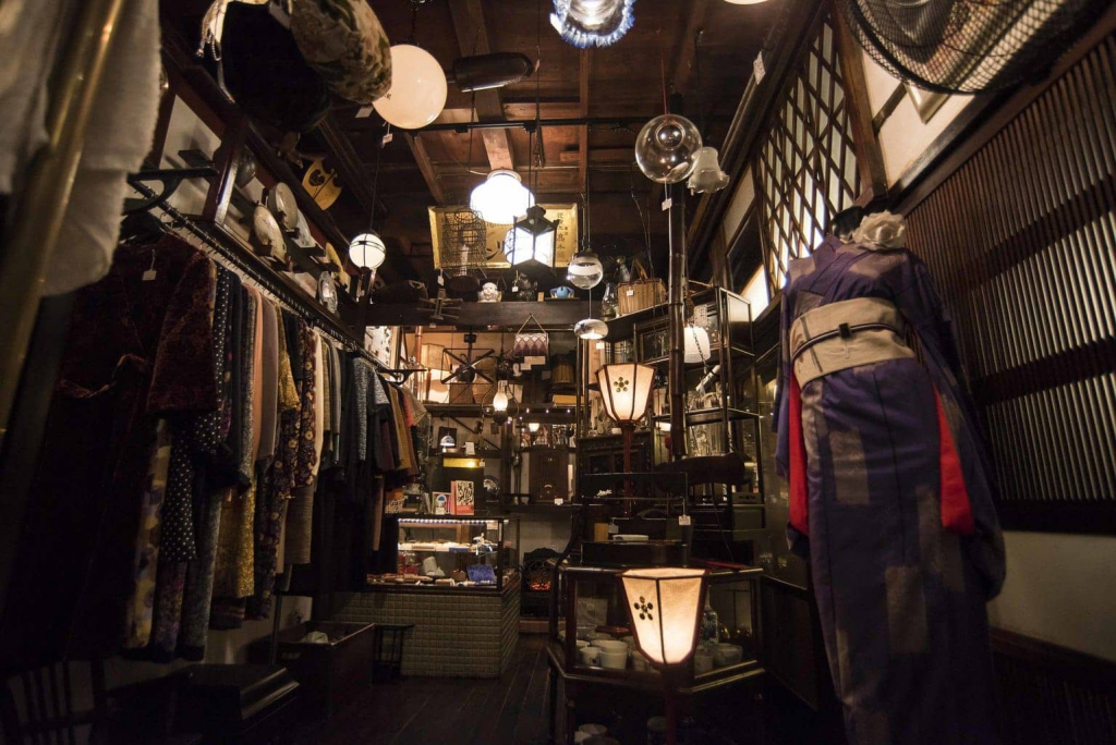 Tokyo Hotarudo Vintage Store