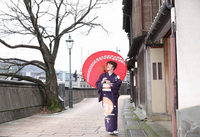 Stroll through Kanazawa’s Historic Samurai Neighborhoods in Style