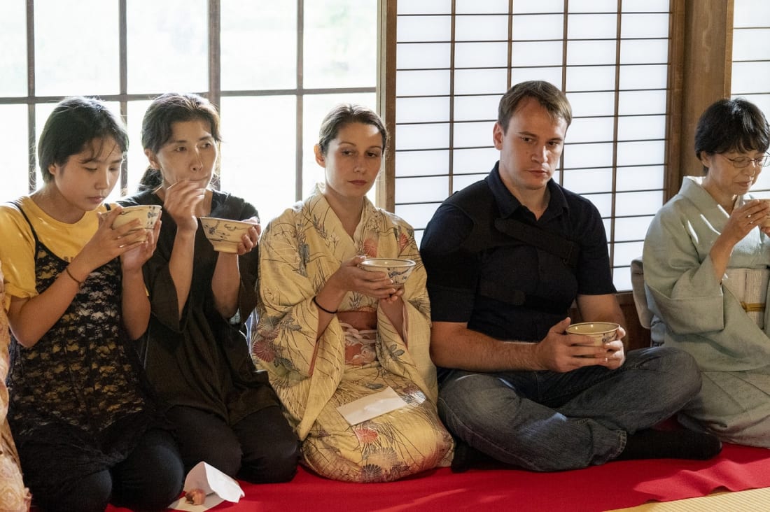 Foreign visitors learn Japanese tea ceremony in Tokyo