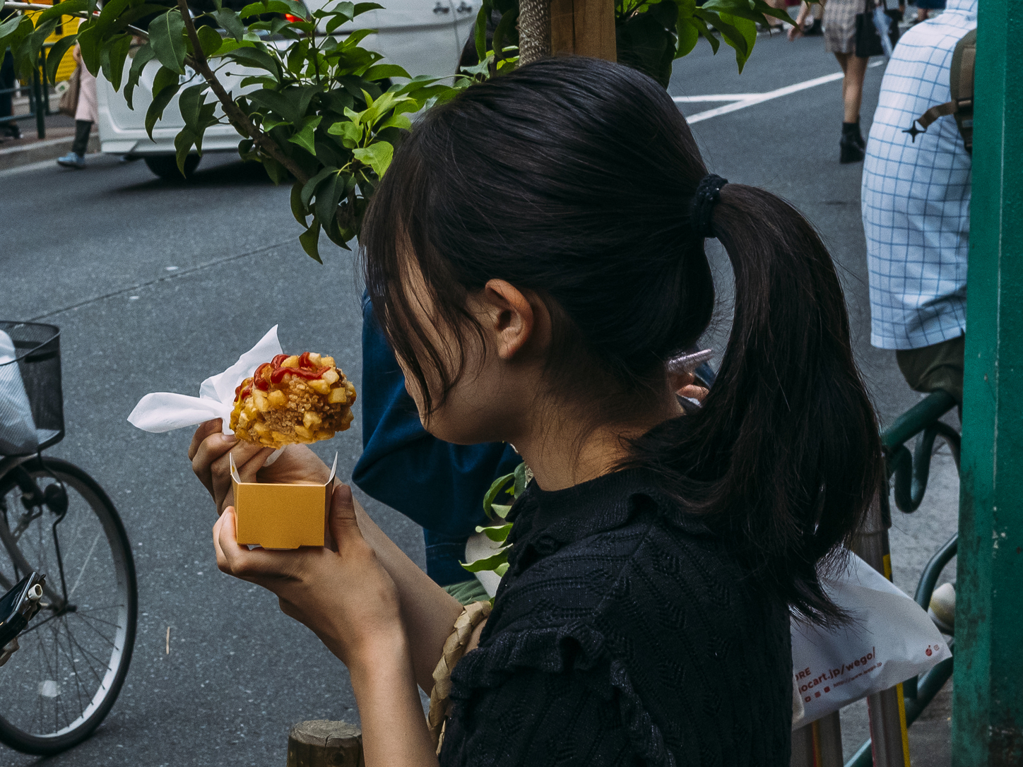 okubo street eating food