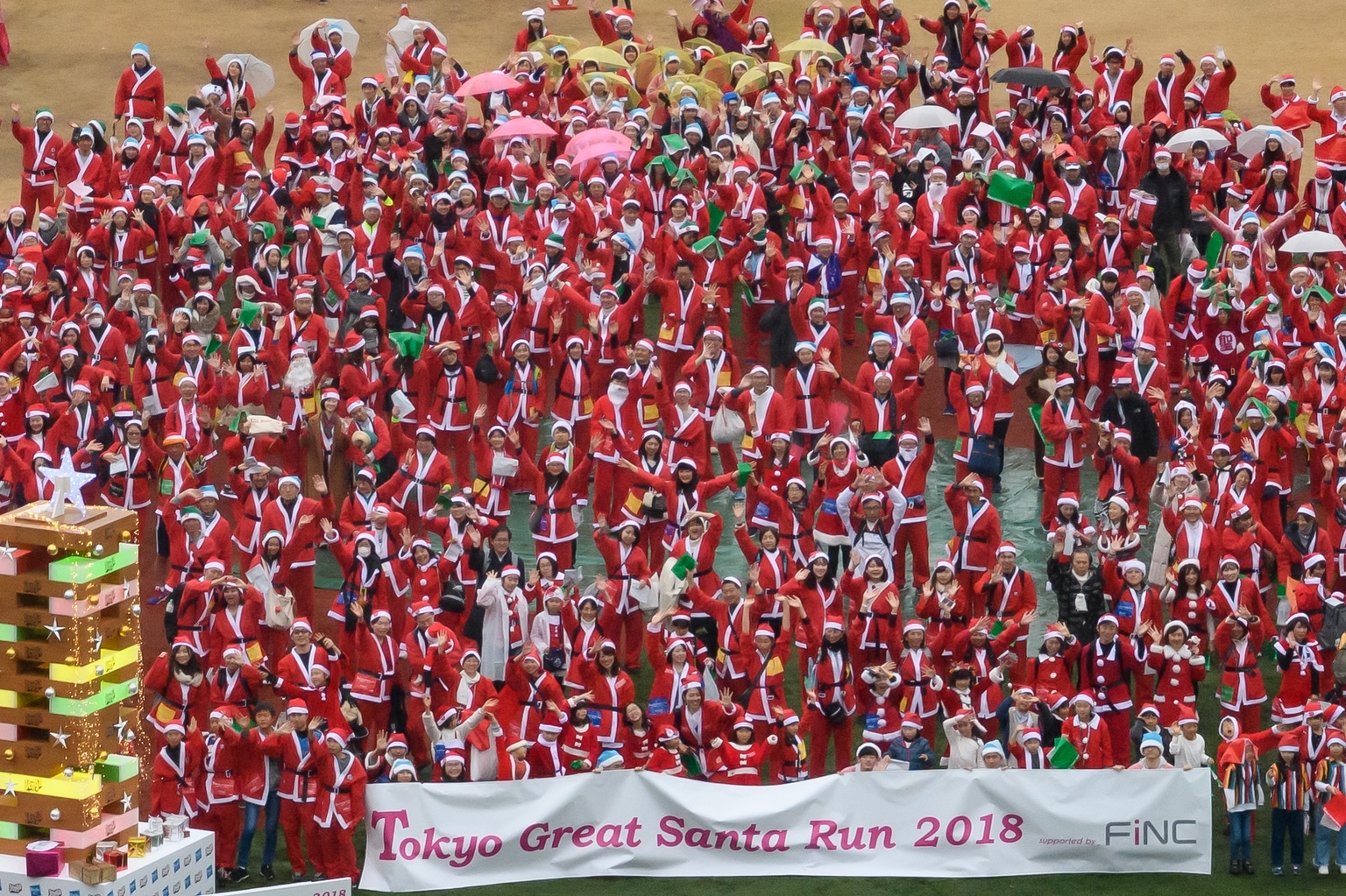 Suit Up for Tokyo’s Great Santa Run of 2019