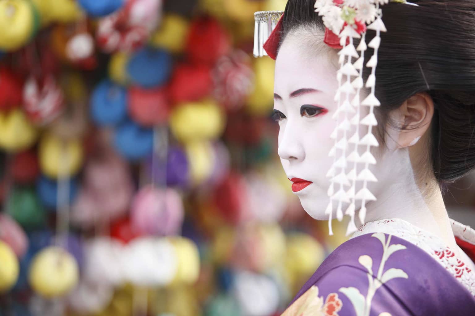 What Life is Like for Kyoto’s Maiko and Why “Geisha Hunting” is Now Banned
