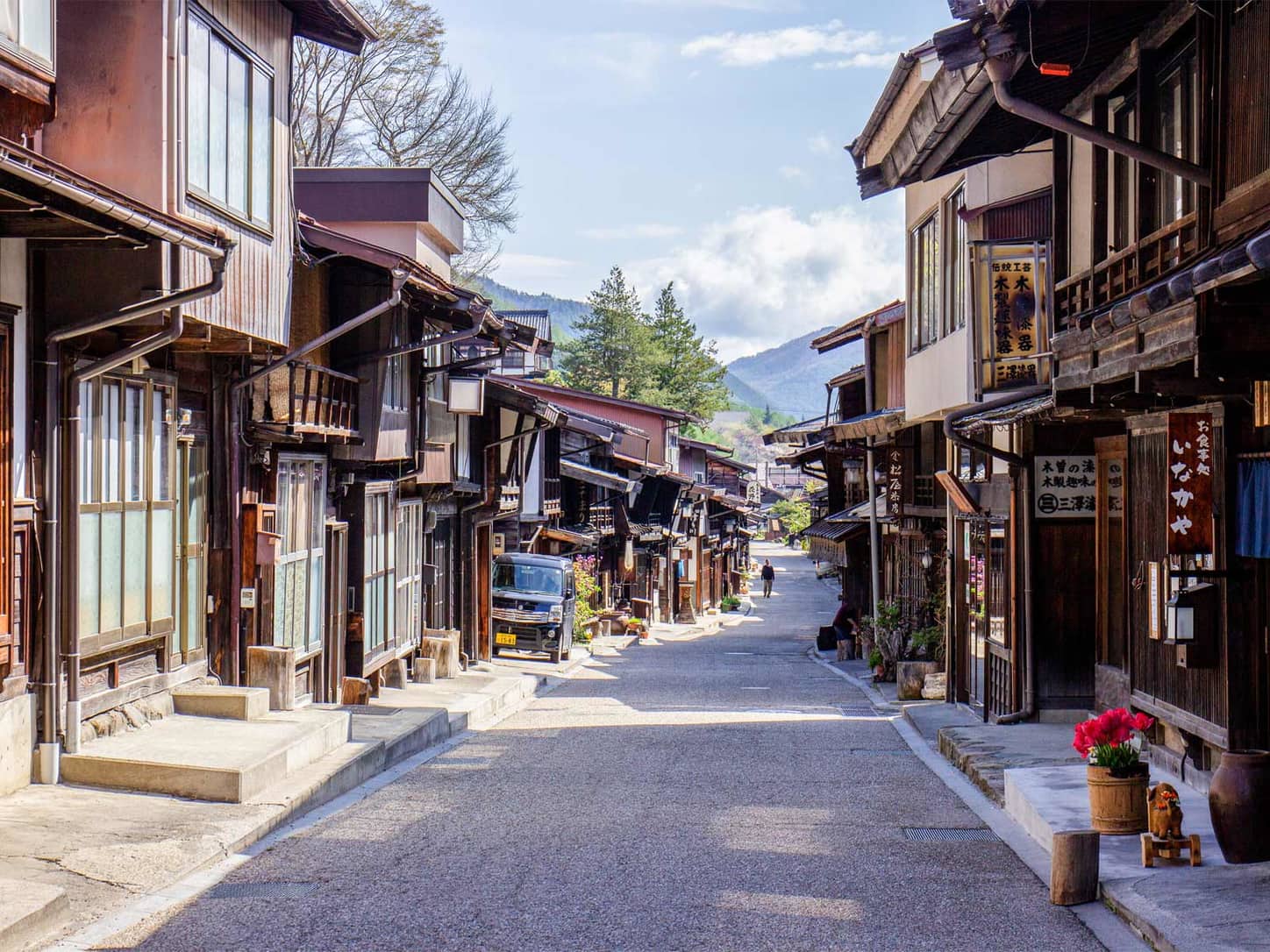A Walk Through Time: A Guide to Five Days on the Nakasendo Way