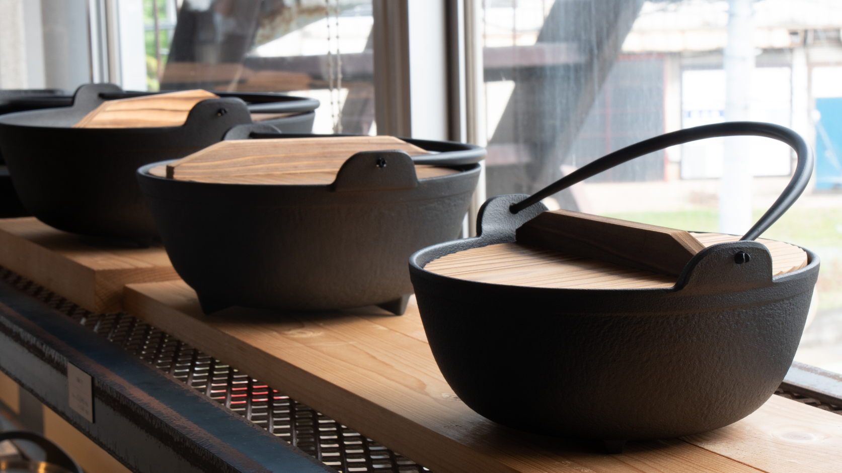 Nambu Ironware Japanese Cast Iron Frying Pan / Skillet, ASANO - Traditional  Japanese Hemp leaf Pattern – OITOMI