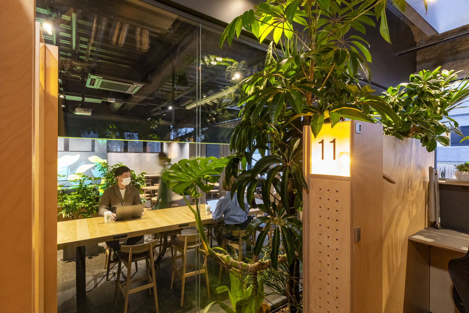 Inside Starbucks’ First Real Office-Cafe in Tokyo