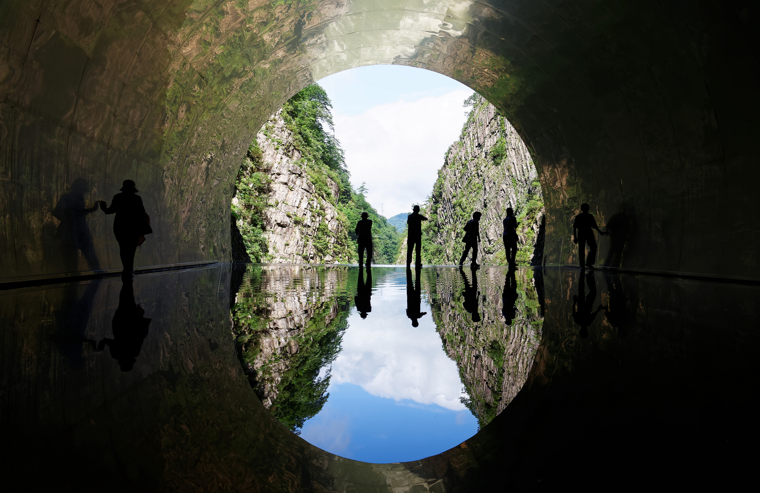 Niigata Kiyotsu Gorge road trip to the Tunnel of Light