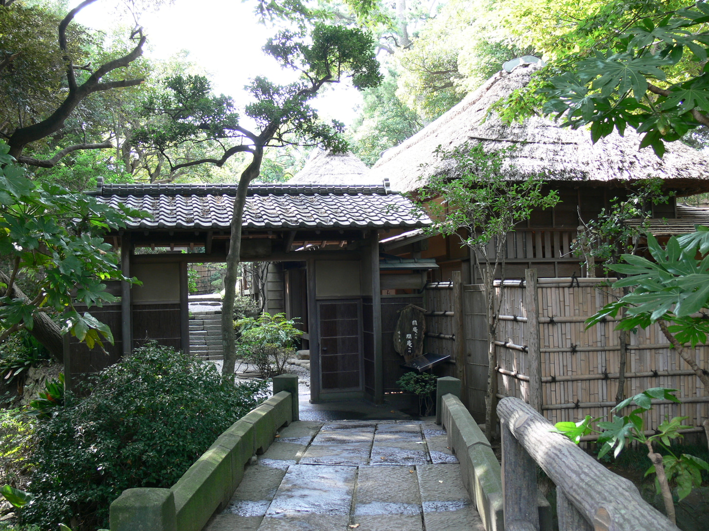 Shigitatsuan, entrance gate © Oiso Town Hall 