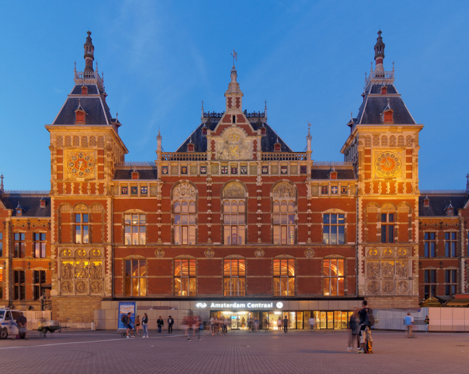 Amsterdam_Central_Station_2132