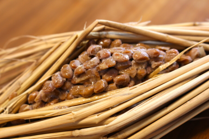 Traditionally, soybeans are fermented in a straw container to become natto.