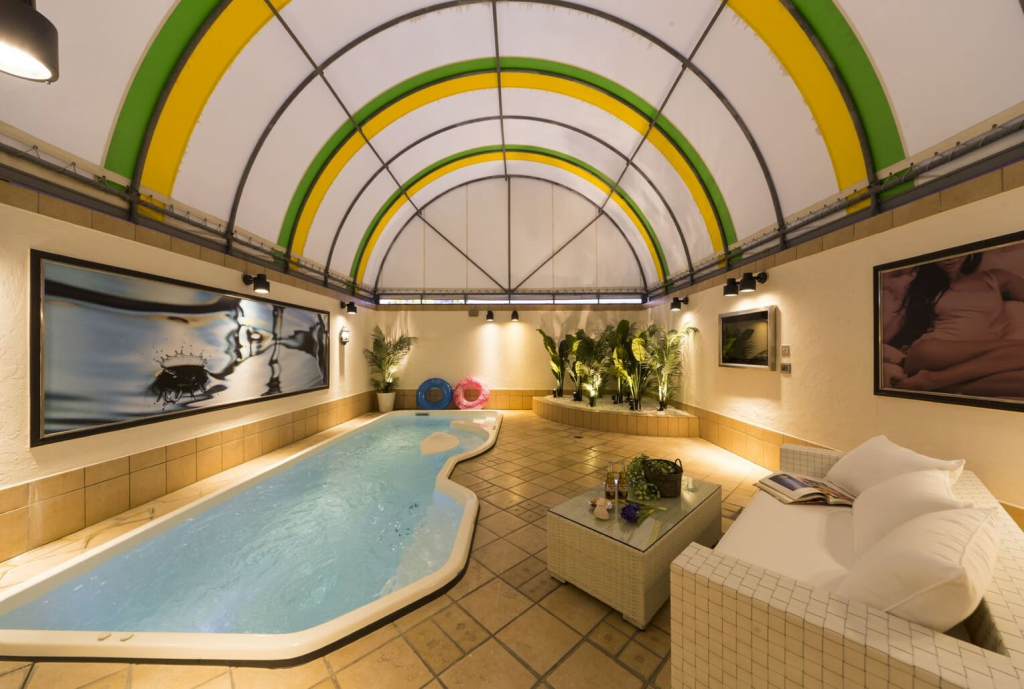 themed japan love hotel giant swimming pool