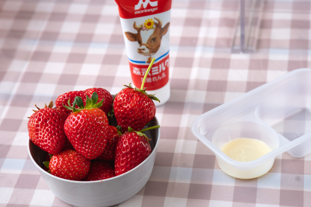 strawberry picking near tokyo