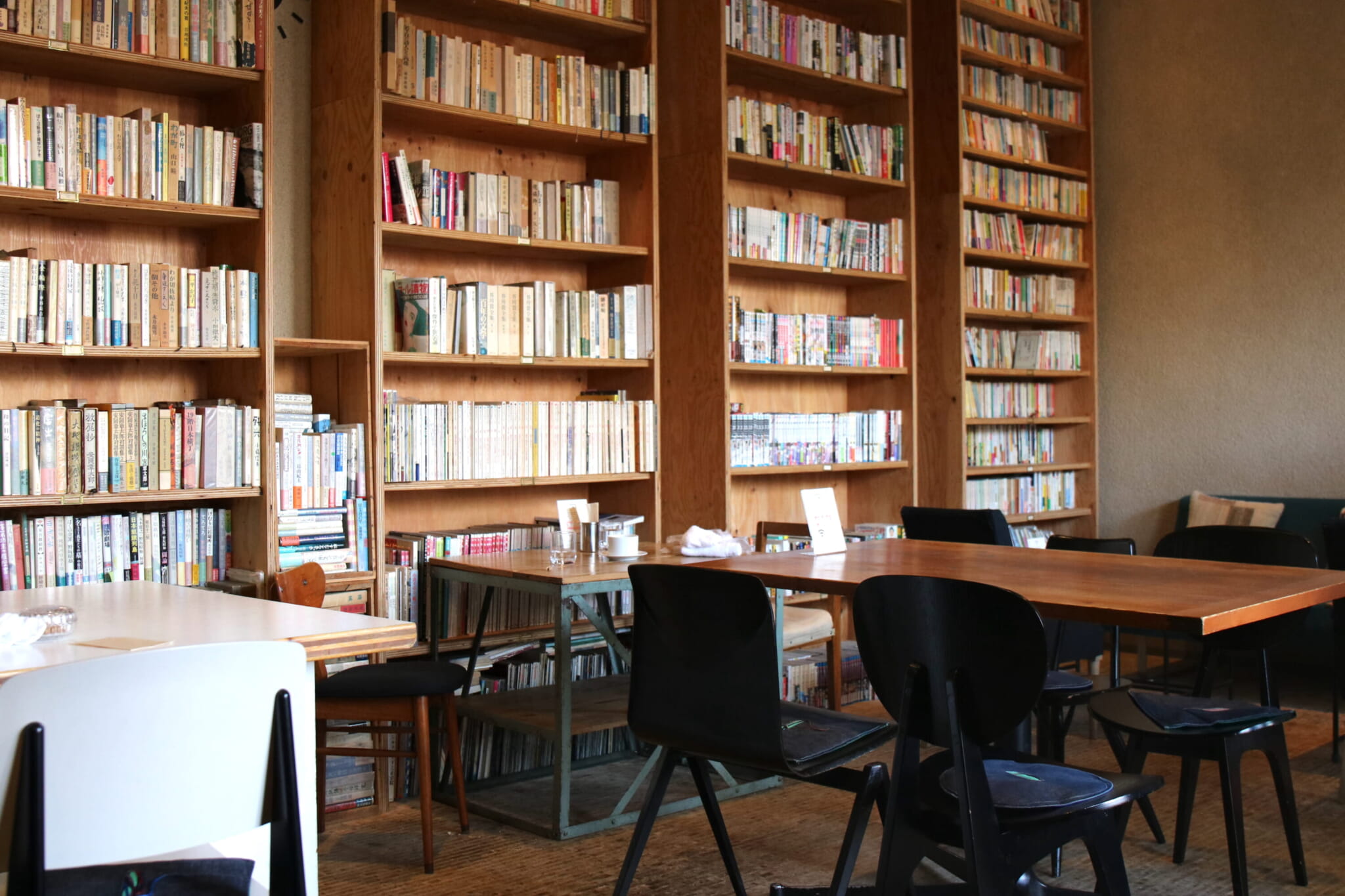 tokyo book cafés