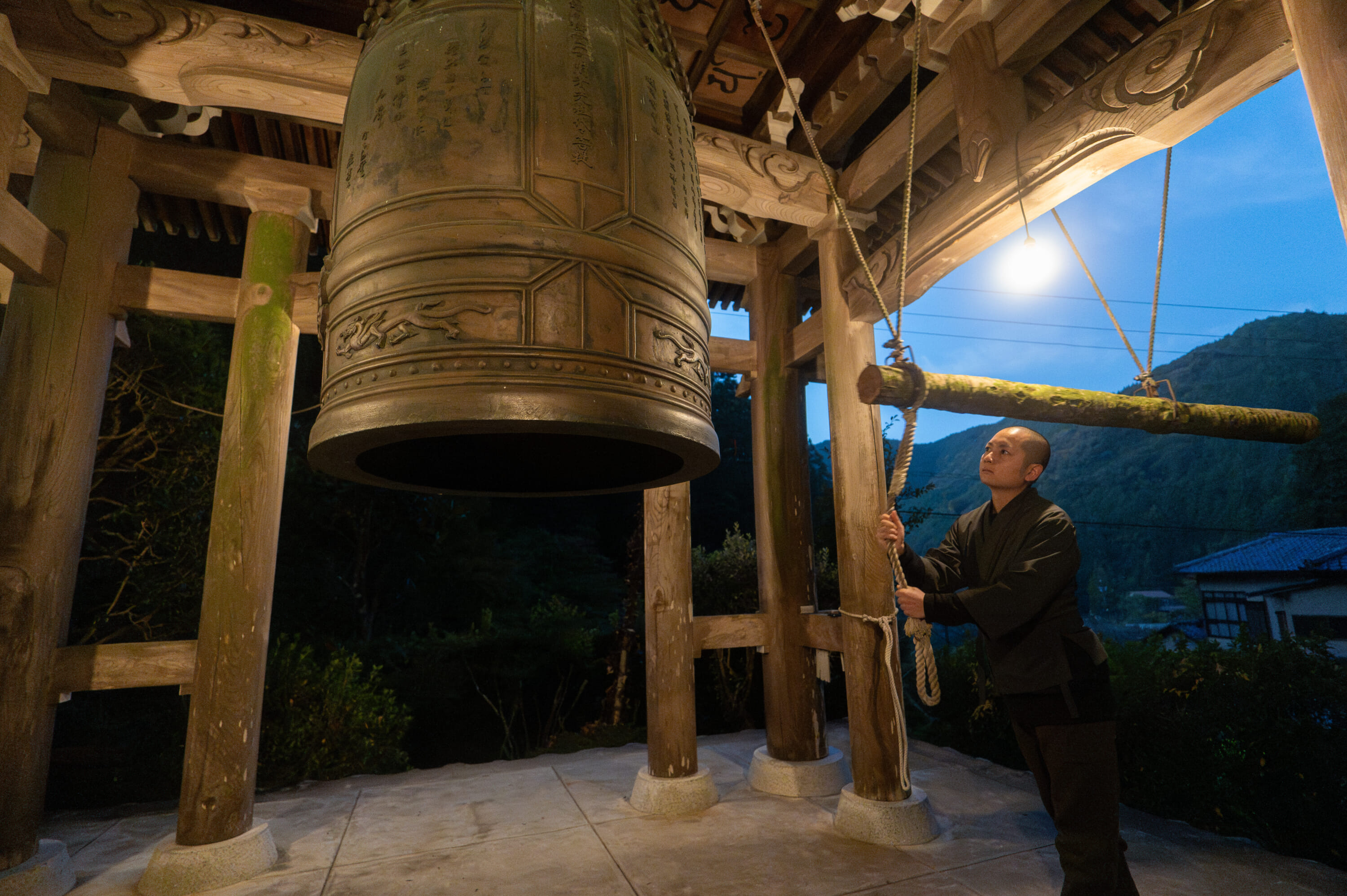 Temple Ring Bell: Scientific Reason Behind The Temple Bell