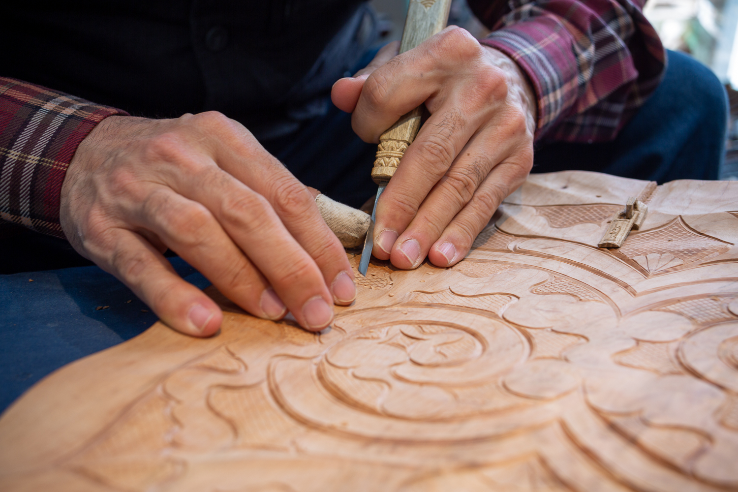 A place to explore Hokkaido Ainu culture 3 A place to explore Hokkaido Ainu culture Wood Carving 4