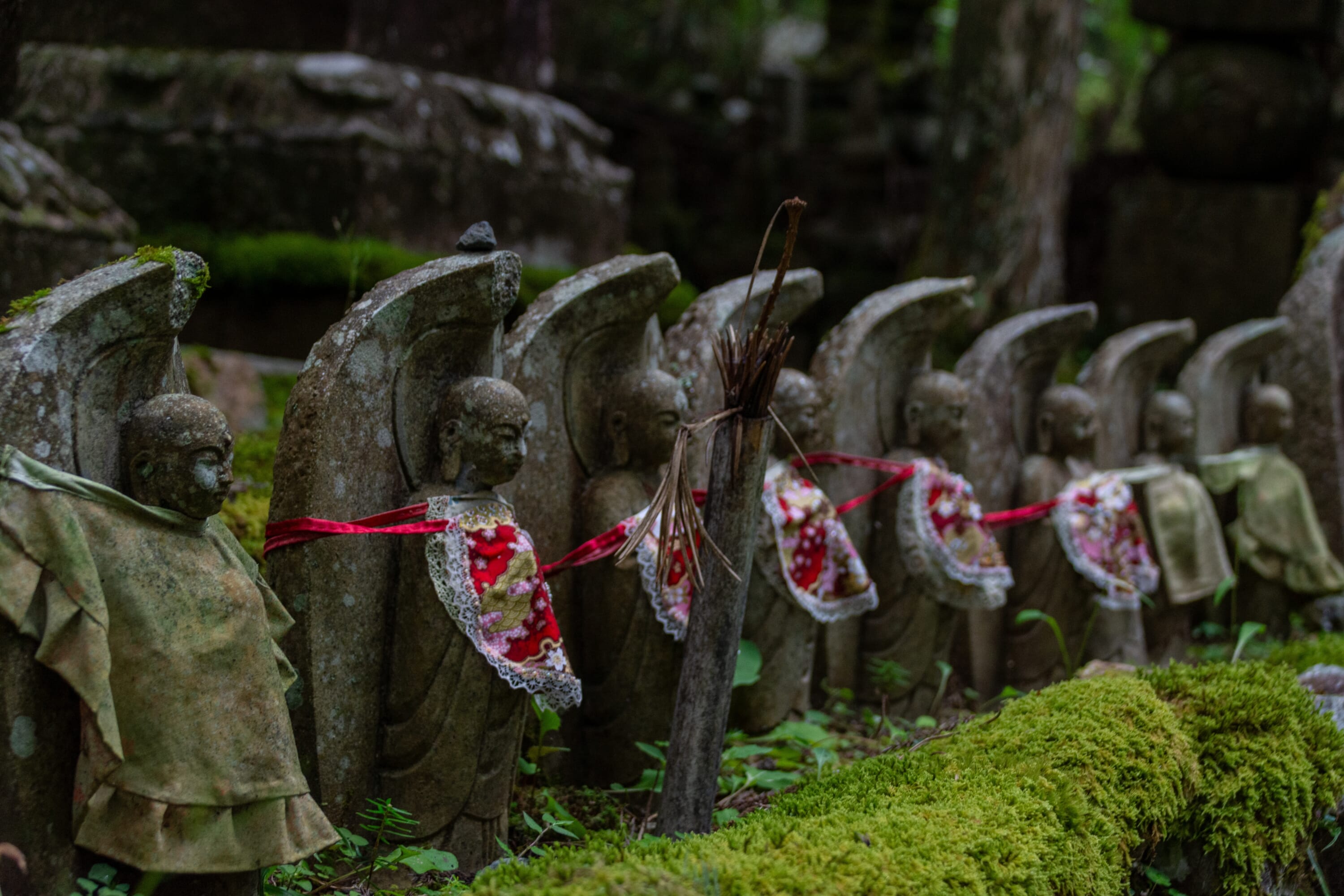 okunoin cemetery koyasan wakayama