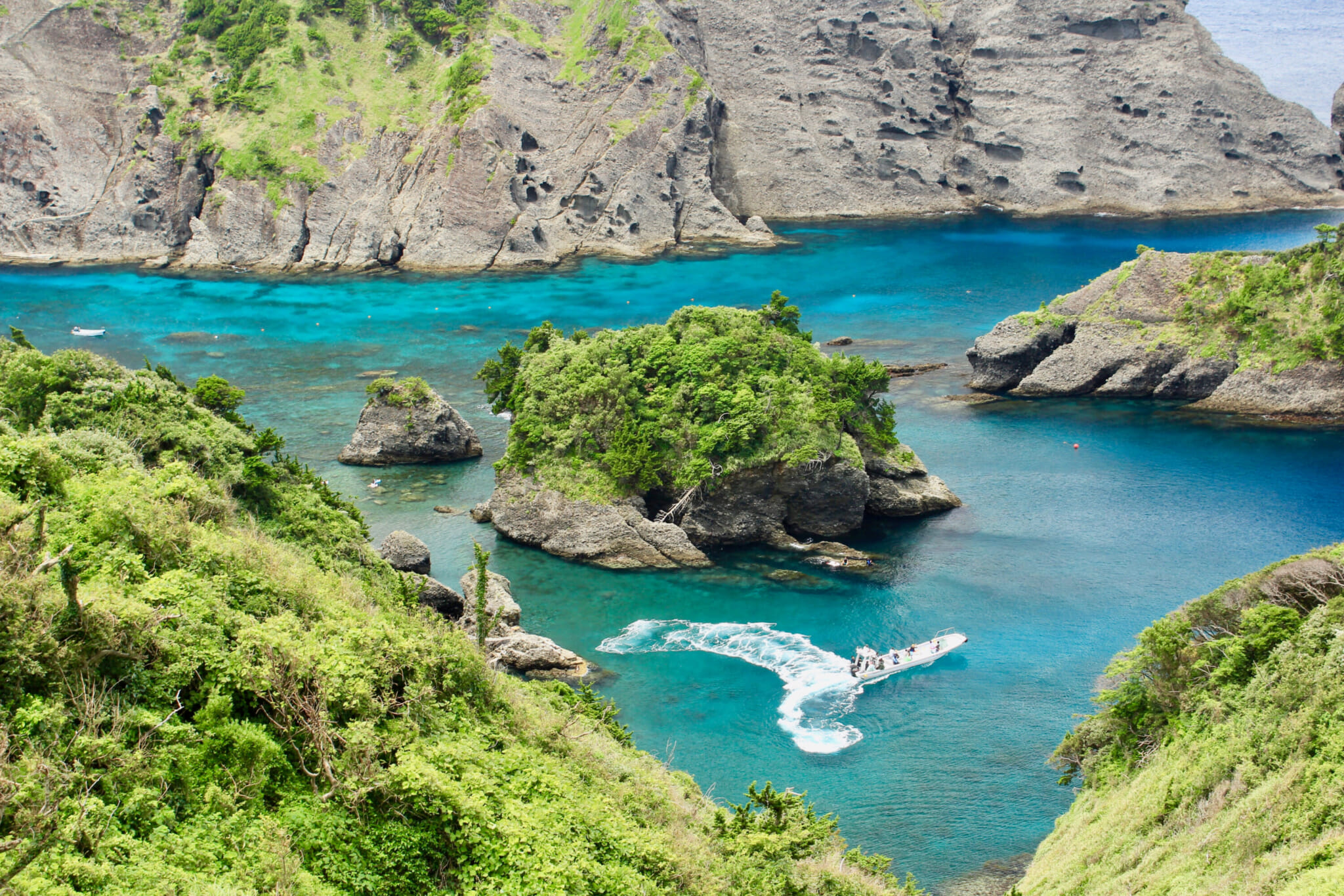 clear waters at Hirizo Beach Minami-Izu.